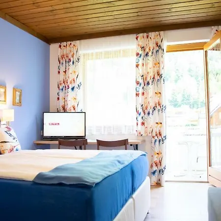 Klamberghof Burgstaller Otel Feld am See