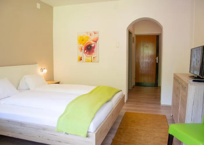 Klamberghof Burgstaller 酒店 3*